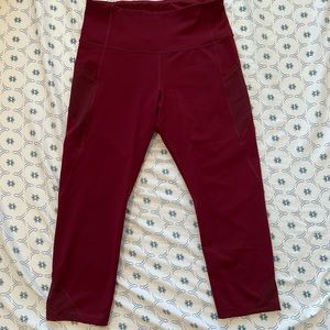 OLD NAVY ELEVATE LEGGINGS 3/4 LENGTH